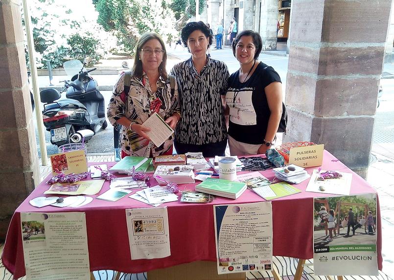 El Ayuntamiento de Torrelavega con el Día Mundial del Alzheimer